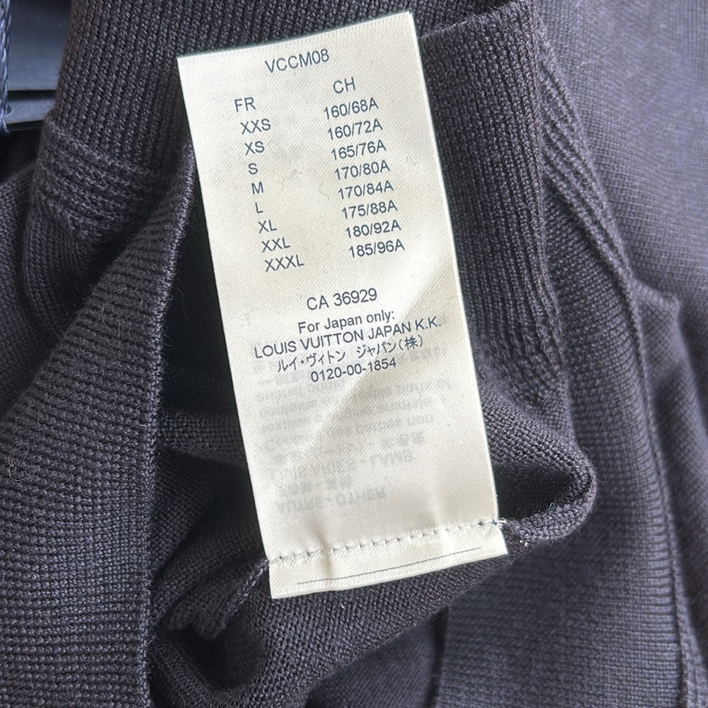 Louis Vuitton ready to wear navy men’s sweater with leather patches NWT L - Picture 10 of 10